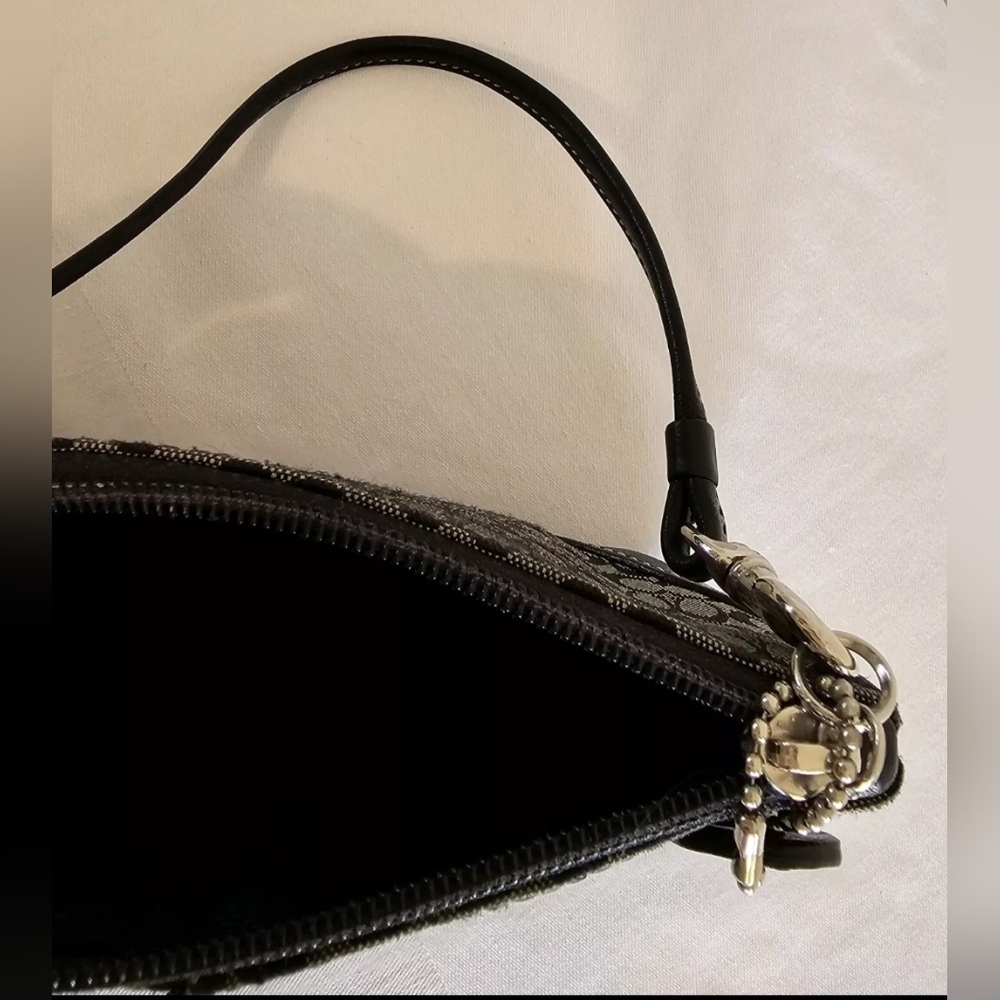 Coach | Vintage Canvas & Leather Wristlet Purse | Signature Monogram Pattern - Picture 9 of 16